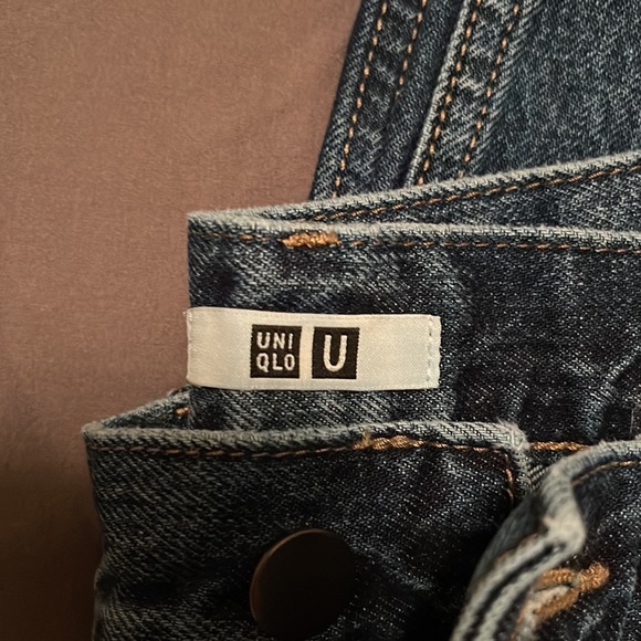 Uniqlo 28 Jeans, Medium Blue Excellent Condition - Picture 2 of 4
